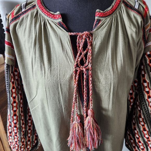 V De Vinster Embroidered Ballon Sleeve Dress - Picture 12 of 16